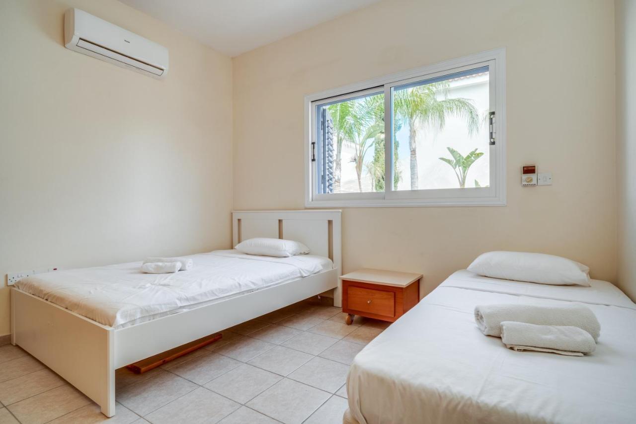 Amphitrite Villa Paralimni Exterior photo