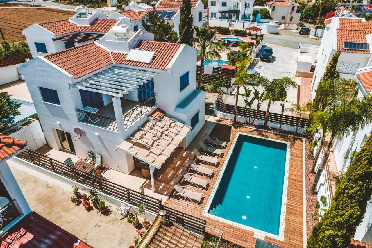 Amphitrite Villa Paralimni Exterior photo